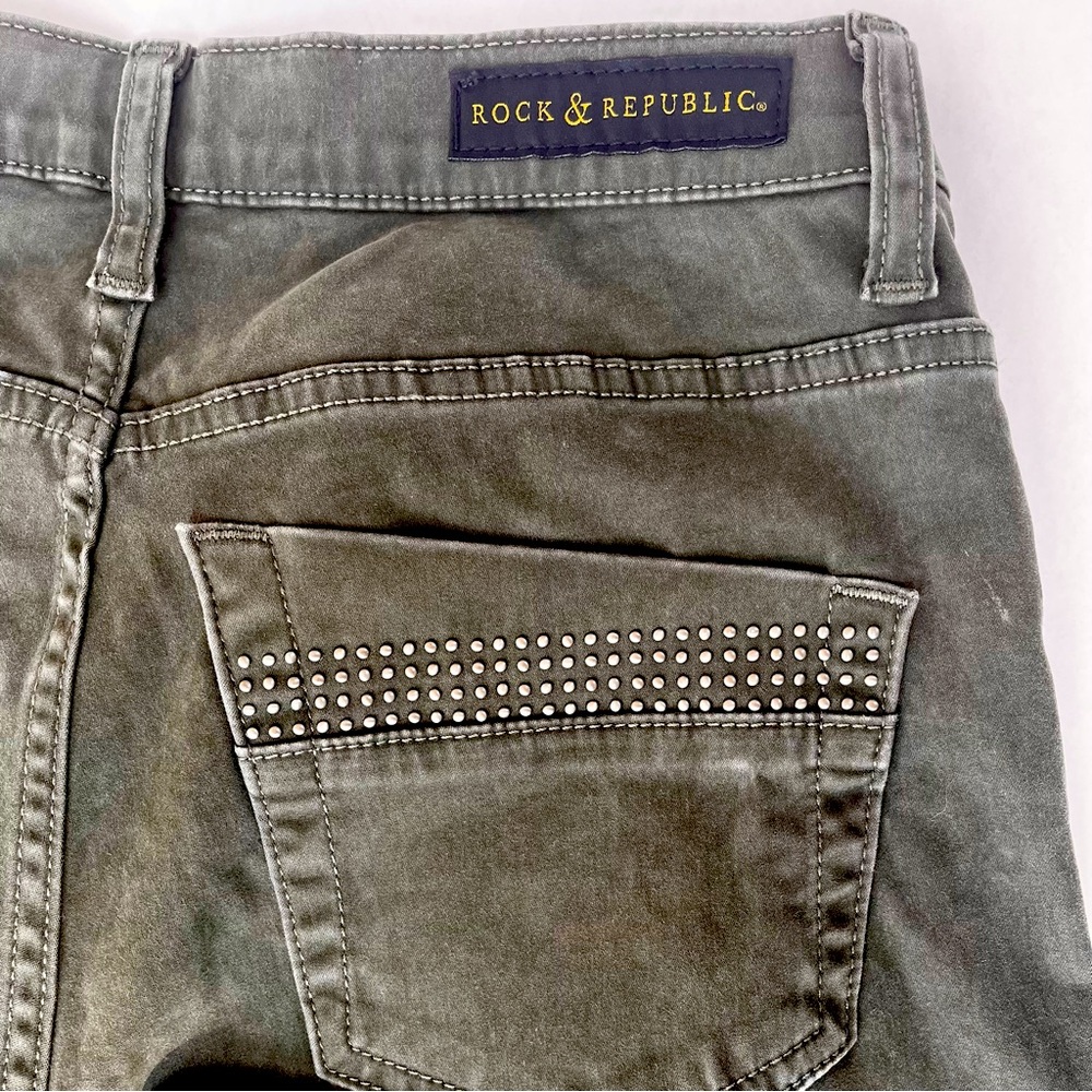 Rock & Republic womens beautiful Olive colored skinny Jeans  size 8